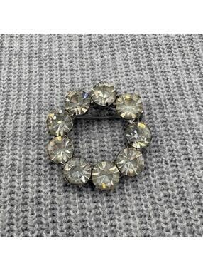 Vintage Clear Rhinestone Circle Wreath Brooch Silver Tone Round Crystal Pin